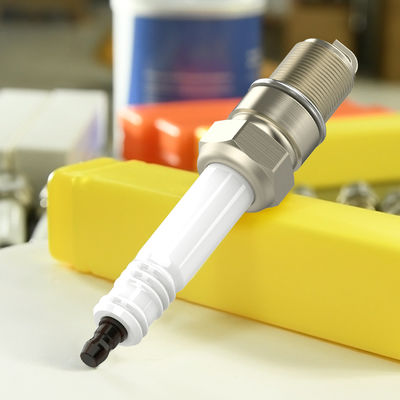 Świeca zapłonowa przemysłowa R5B12-77 z uszczelnieniem typu J, elektrodą przemysłową i rezystorem