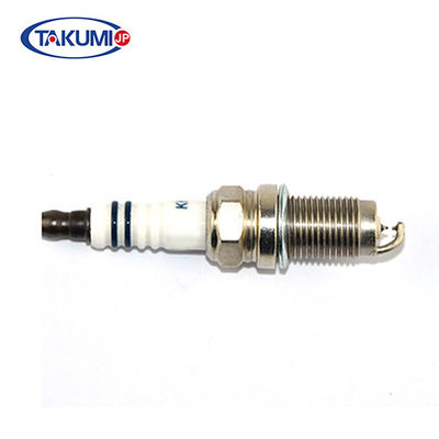 Chevrolet GMC Pontiac Auto Spark Plugs Płaskie gniazdo 0.8mm Gap Multi Ribbed Insulator
