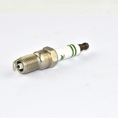 Latarka Q4RTIP Iridium Platinum Spark Plug do samochodów amerykańskich BUICK